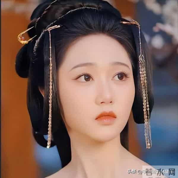 从小说女主到抄袭专业户，这次岳雨婷被扒了个彻底遭万人抵制