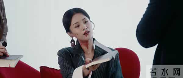 《风与潮》和《超感迷宫》各看4集,一部已弃剧,一部看上瘾