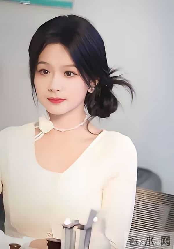 短剧圈佛系三兄弟拍戏后不直播不上热搜却部部剧爆火成了一股清流