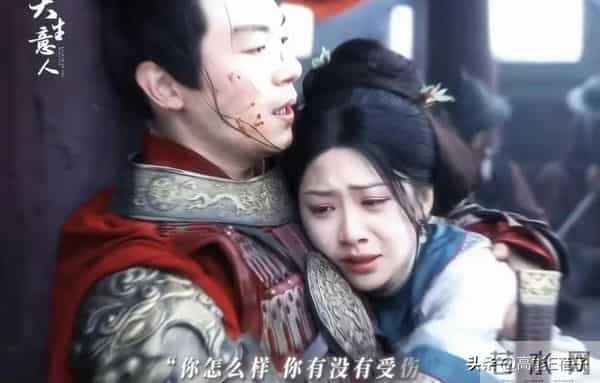 相差18岁的“禁忌恋”崛起，年底火的都是邪门cp？