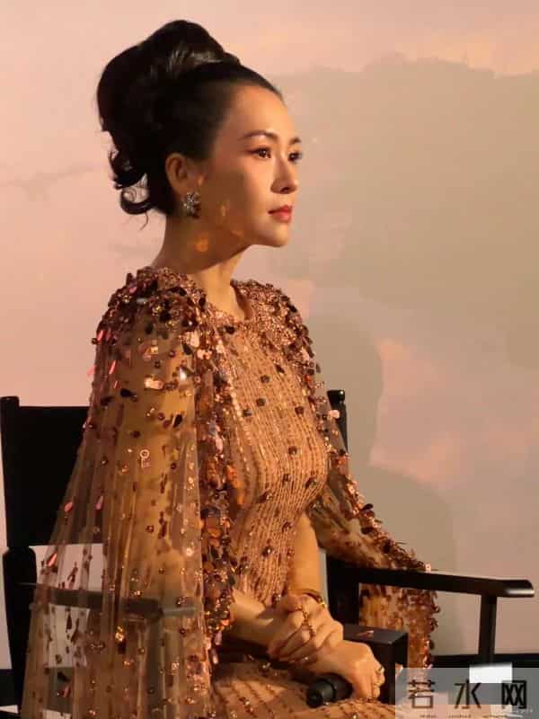 阿凡达3首映礼,邓超孙俪牵手红毯超哥偷亲娘娘,章子怡雍容华贵