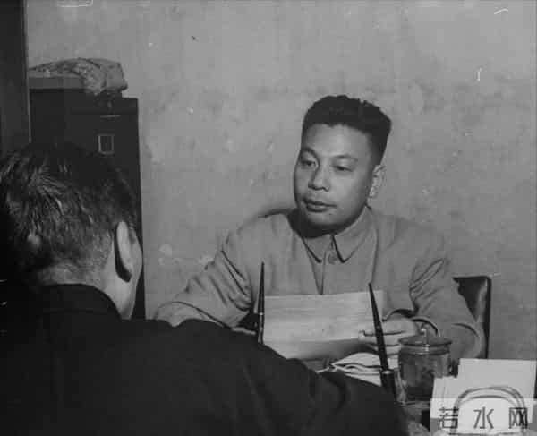 赵恒多出演蒋介石,因扮演太像轰动台湾,连林青霞都找他合影