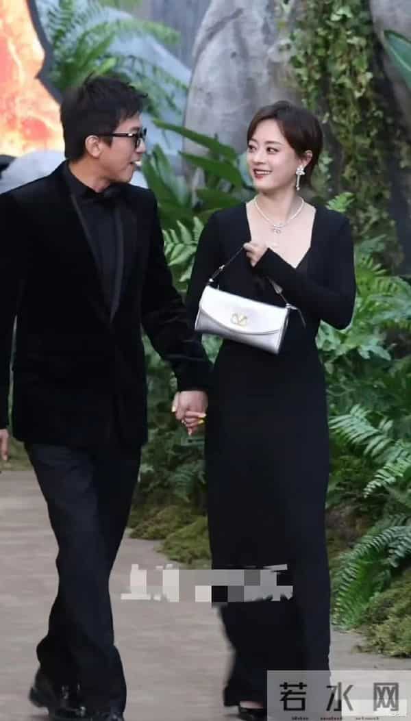 阿凡达3首映礼,邓超孙俪牵手红毯超哥偷亲娘娘,章子怡雍容华贵