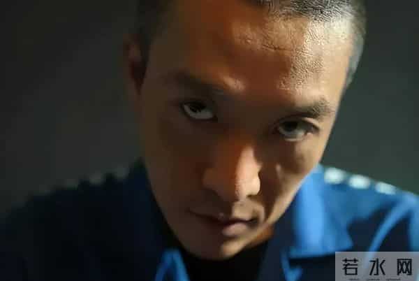 他当兵16年，荣获二等功1次，三等功7次，40岁凭《狂飙》一举成名