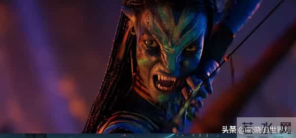 三亚红毯上有趣一幕,章子怡和导演交谈眉开眼笑,孙俪站边成陪衬