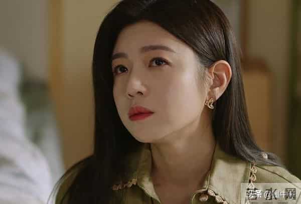 熟龄女性为何疯狂上头?19岁小狼狗护姐姐,比霸总还会撩