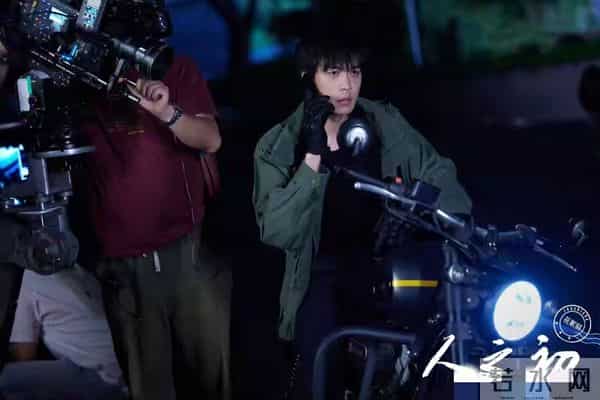 12月悬疑剧预定!张若昀马思纯《人之初》定档全员实力派藏不住了