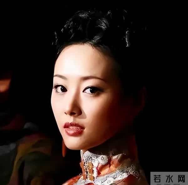 原来他俩已经是夫妻，才刚结婚两个月，她就演《大生意人》再翻红