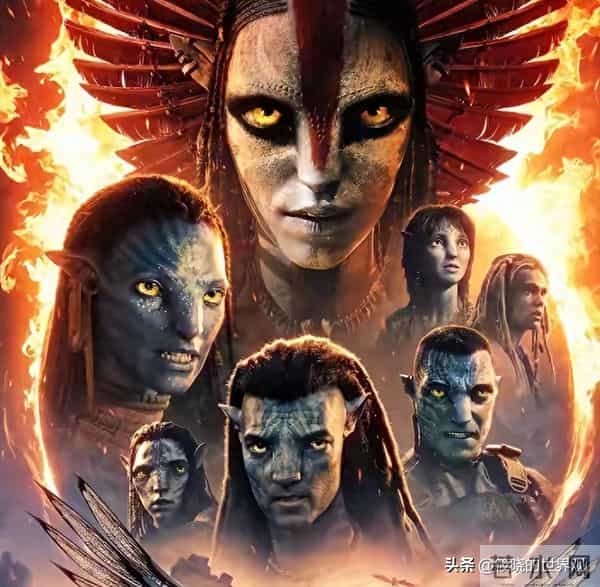 三亚红毯上有趣一幕,章子怡和导演交谈眉开眼笑,孙俪站边成陪衬