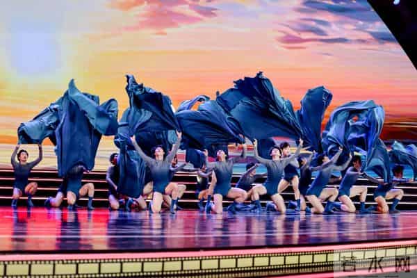 第七届海南岛国际电影节闭幕!金椰奖全名单→