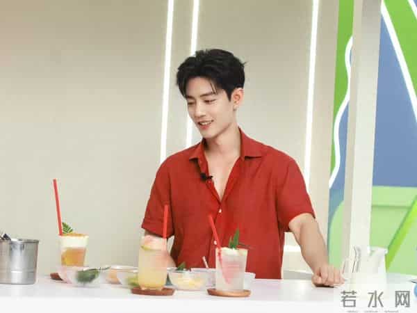 付笛生力挺肖战《得闲谨制》！直言是当下最大热点，看完热血沸腾