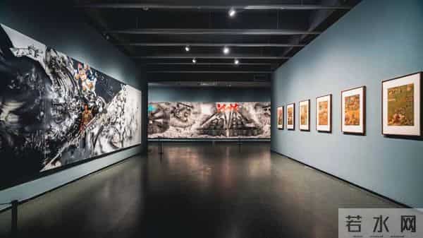 脸似蟠桃、鹅黄上衣、豹纹短裙,谁来了?