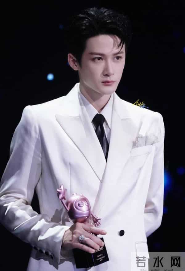 爱奇艺尖叫之夜落幕:4人实至名归,3人升咖,2人被骂,1人求再来