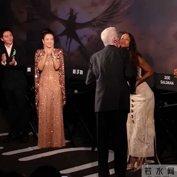 三亚偶遇明星,章子怡一脸褶,四太梁安琪好时髦,奚梦瑶夫妇也在