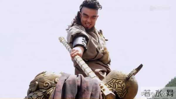 罗松被宇文成都秒杀，四绝之首就是个笑话，罗松仅略强罗成。