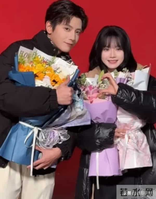 红果官宣何聪睿刘念喜讯！新剧《贪念》预约爆火，终于等到这一天