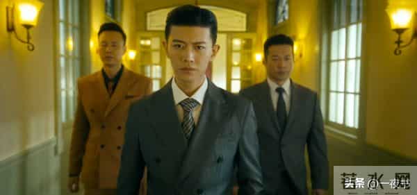 《风与潮》首播:躲过35岁的蓝盈盈、36岁任嘉伦,被37岁李纯惊艳