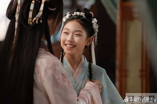 濮存昕11岁外孙女回应出演短剧:这是我第一次在横店体验拍电视剧;此前72岁濮存昕发文为其宣传新剧引热议