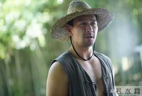 长得帅气耐看，演了53部戏也没红，今43岁演《大生意人》终于红了