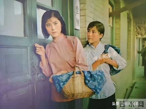 穿军装的倪萍和宋春丽，这部电影里还有王晓棠的先生言小朋