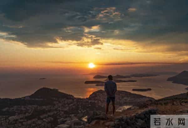 无论何时,尽量不要跟身边的人,包括你的父母妻儿,分享这3件事