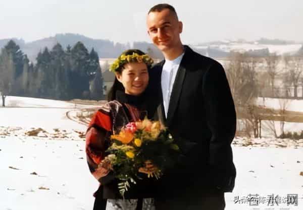 家花不如野花香?龚琳娜为挽回出轨丈夫送百件礼物,难逃离婚结局