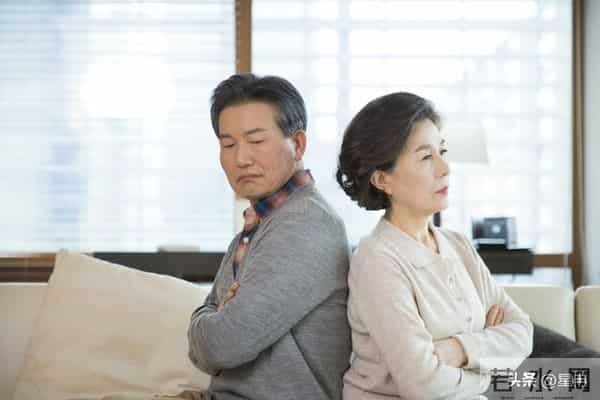 夫妻冷战数日，妻子发短信问，“死了没”？丈夫的回答让人泪奔！