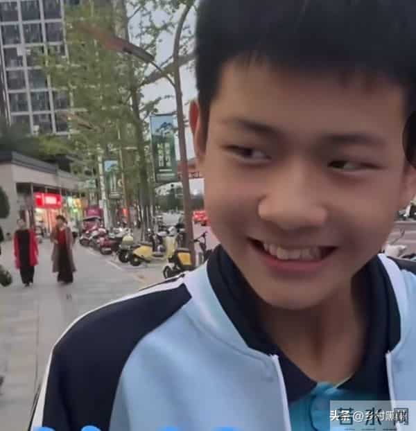 下集：他身价千万却无儿无女，山东小伙打电话喊他亲爹，他懵了