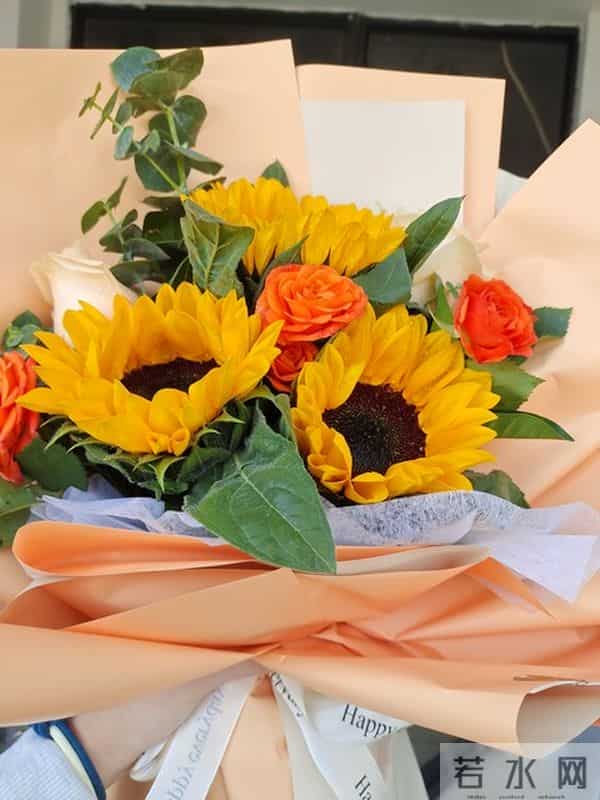 别把孝顺攒到以后，父母等不起；趁来得及，把爱放进每一次的问候