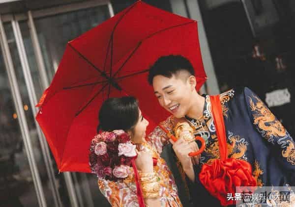 TVB小生容天佑举行婚礼,郎才女貌好甜蜜 伴郎团邹兆霆陈俊坚好帅