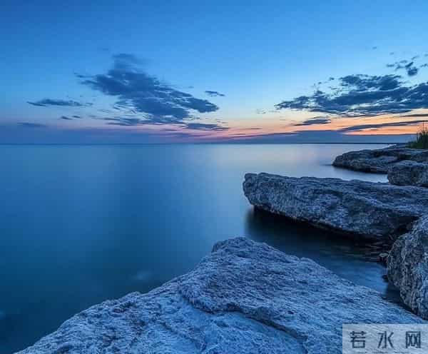 一个人看不起你,还和你频繁来往,目的无非三个,别傻傻不懂