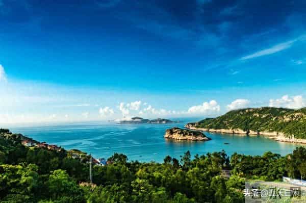 人活着就两件事：一是让肉体健康二是让灵魂自在，藏着一生的福气