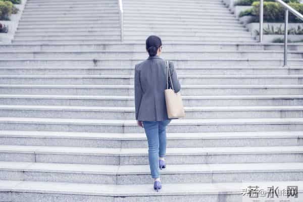 兄弟姐妹翻脸后,这8种做法,既留体面又护亲情