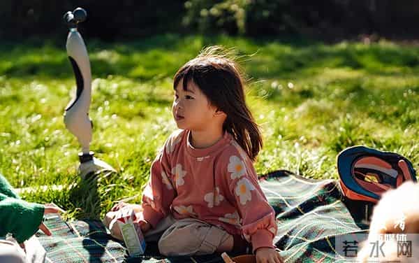 央视爆剧《四喜》：告诉你一个事实，当你的孩子变得越来越懂事，不是他长大成熟了，反而说明家里出事了……