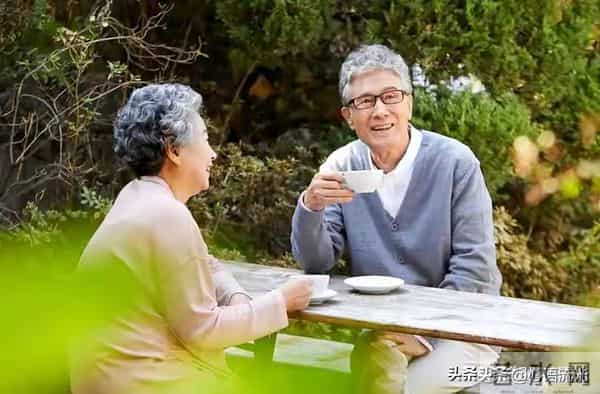 两性生活：一旦过了73岁，这些"老年印记"，你身上有几个影子！