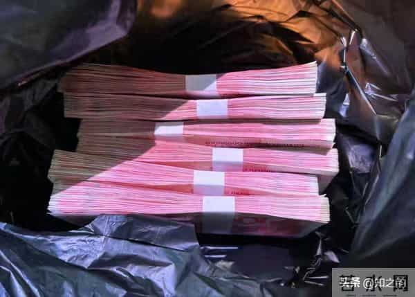 我刚给女儿转70万，电话还没挂，女婿问女儿：你妈降压药换了吗！