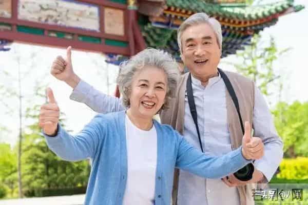 80岁老人拥有这四样,妥妥人生大赢家,还要什么自行车呀?