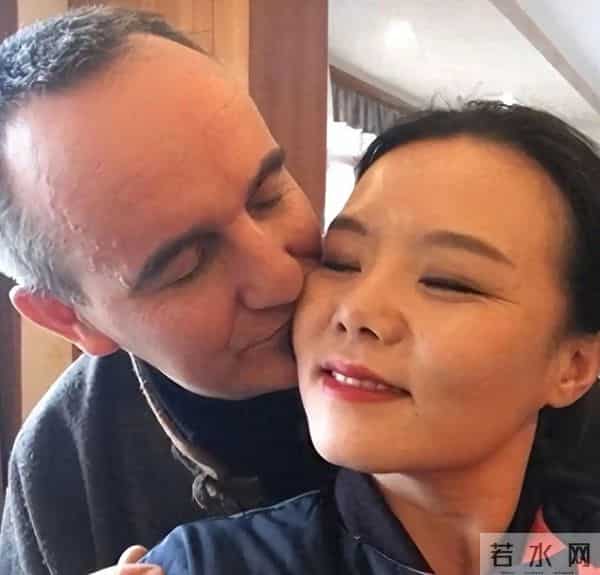 龚琳娜自曝为挽回出轨丈夫,学小三每天送老锣一件礼物 送了100件