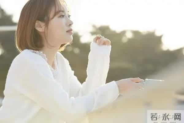 女人的不主动，其实是给你留下的最大暗示