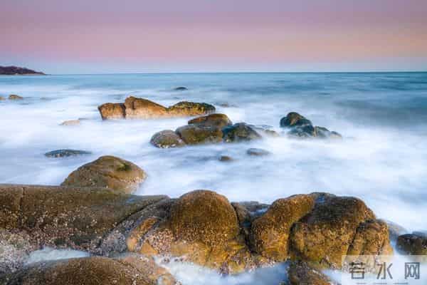 人这一生,养心就是养生,情绪稳定,心态平和,往后余生皆安宁