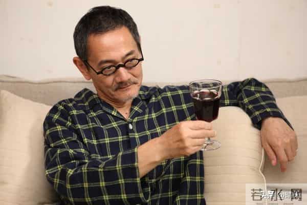 我公公今年60多了,从我进门后就发现他有一个坏习惯……