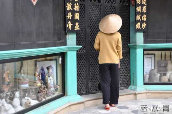 我花10万娶了个越南新娘,洞房夜,她用中文说:我们谈谈