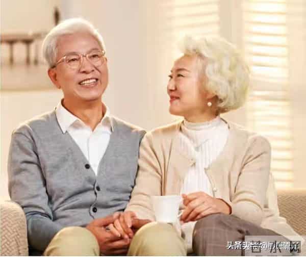 两性生活：一旦过了73岁，这些"老年印记"，你身上有几个影子！
