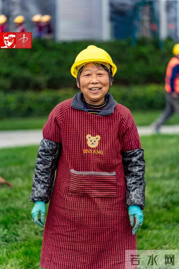 揣着300万去北京给儿子带娃,刚下飞机儿媳一句话,当场返程