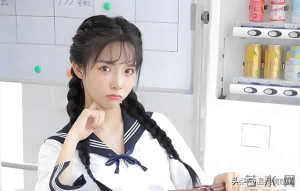 女人默许你在这几个方面“越界”,其实就是在等你主动