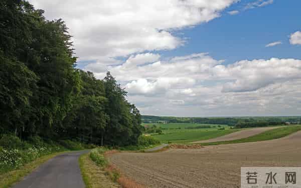 已婚女人盼着你主动,会有三个信号,你察觉了吗