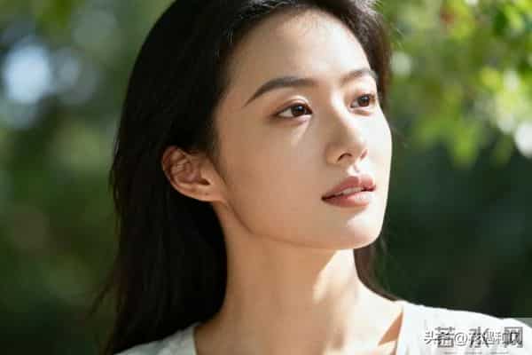 和女人在一起，务必做到″两不给"，你越不给，她越重视你