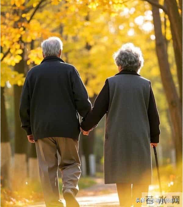 老了才发现,最幸福的往往是这三种老人,第一种就很少见