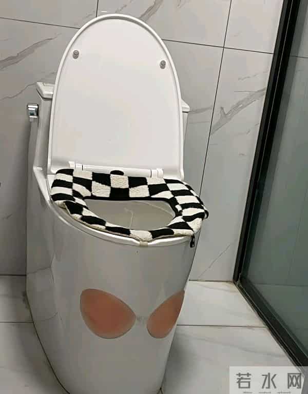 用一张没有孩子的照片，证明你有孩子！网友哭喊：此刻已不是少年