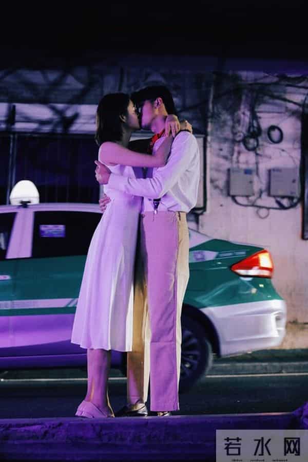 只有一种恋爱模式是成功的，这个男生一定非常喜欢这个女生